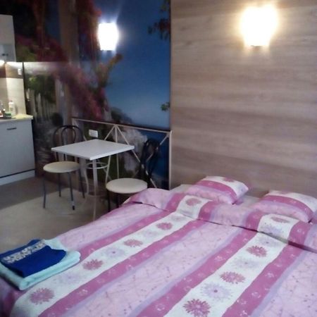 Студия На Французском Бульваре 36 Charkiw Exterior foto